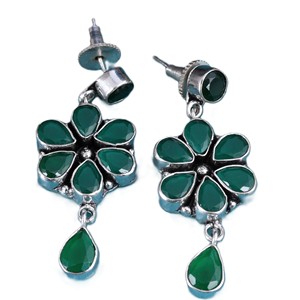 Boucles d'oreilles pendantes florales de créateur avec pierres vertes et bleues – Collection Pierres Colorées |   Fabricant de bijoux en gros |   Exportateur à Fourniture Rapide - Product Image 5
