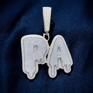 Colgante de Moissanita Personalizado con Letra RA, Estilo Hip Hop Iced Out, Joyería con Aspecto de Diamante VVS1, Charm Plateado - Product Image 1