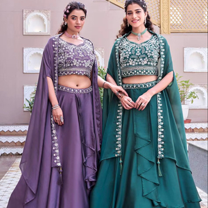Traje vintage LAHENGA CHOLI DUPATTA con bordado de lentejuelas y pedrería VICHITRA MOTI, largo hasta el suelo, ideal para fiestas. - Product Image 1