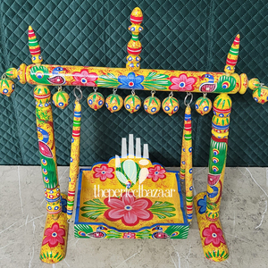 Decoración artesanal de madera Laddu Gopal Jhula para Janmastami con diseño floral colorido y campanas colgantes - Product Image 3