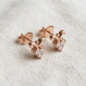 Boucles d'oreilles clous vintage florales en or rose 14 carats avec diamants de laboratoire taille brillant rond pour femme - Product Image 4