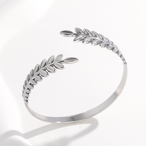 Metal <b>Crafts</b> Elegant Wide Metal Bangle Bracelet for Women with Bold Designer Patterns and Stylish Fashion Statement - Product Image 2