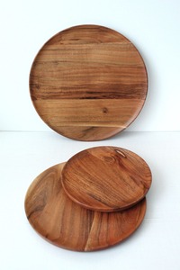 Assiettes de service en bois faites à la main, design minimaliste rond, vaisselle en bois naturel poli pour la maison et la cuisine, haute qualité - Product Image 5