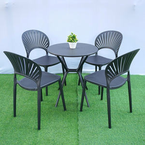 เก้าอี้พลาสติกขึ้นรูปสีดำกันน้ำแบบทันสมัย เป็นมิตรกับสิ่งแวดล้อม พร้อมพนักพิงแบบมีพัดลมระบายอากาศ สำหรับงานปาร์ตี้ในสวน พื้นผิวพรม - Product Image 1