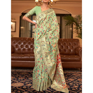 Elegante Sari Indio Tradicional Verde con Estampado Floral de Seda para Bodas, Fiestas y Eventos Festivos, Largo hasta el Suelo, Corte Regular para Mujer - Product Image 4