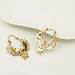 Boucles d'oreilles créoles aigle plaqué or, en alliage de laiton vintage, bijoux unisexe - Product Image 1