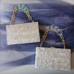 Pochette de Soirée Géométrique de Luxe Moderne en Résine Faite à la Main, Sac à Main de Mariée Personnalisable avec Logo et Couleur, Cadeau de Créateur pour Mariages - Product Image 2