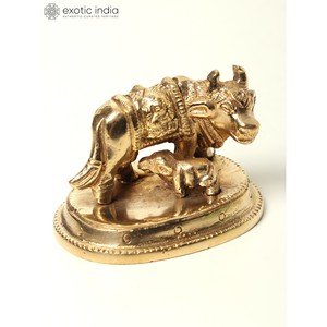 2 "hecho a mano pequeña vaca Kamadhenu con artículo de escultura de latón de becerro para decoración del hogar y Templo hecho en La India - Product Image 2