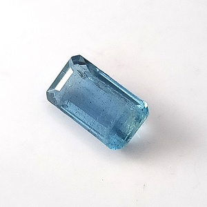 Aigue-marine naturelle brésilienne bleu clair de 3,10 carats, taille émeraude facettée, translucide, pierre précieuse en vrac à effet chromatique pour la fabrication de bijoux - Product Image 1