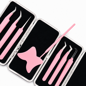 Ensemble de pinces à cils roses avec embouts de précision, étui de rangement et support pour outils à cils pour artistes professionnels - Product Image 1
