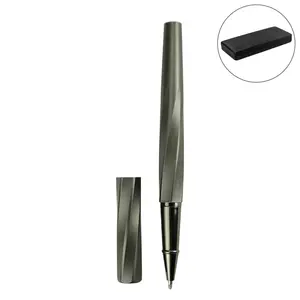 Bolígrafos Rollerball Recargables con Punta Puntiaguda, Diseño en Espiral, Acabado en Gris Metálico, Modelo PN62-GRY, Juego en Caja de Cuero PU de Lujo - Product Image 1