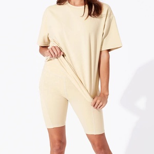 Ensemble 2 pièces pour femmes, haut à manches courtes en tricot ample avec short au-dessus du genou, couleur unie, respirant, vêtements décontractés, printemps été - Product Image 1