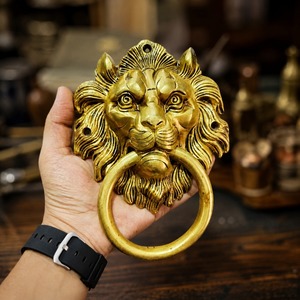 SHUBHAM - Sonnette de porte en métal plaqué or en forme de lion, style antique, pour entrée d'hôtel ou de restaurant - Product Image 1