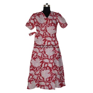 Kimono japonais imprimé bloc de peignoir en coton fleuri avec motif de fleurs pour la saison de printemps pour une utilisation à la plage et des douches d'été - Product Image 3