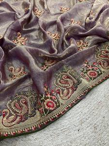 Sari en soie brodé de luxe – Broderie multicolore avec détails en diamant et pièce de chemisier - Product Image 4