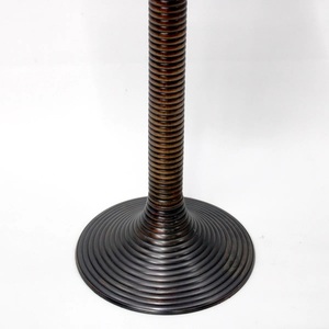 Mesa Auxiliar Moderna con Pedestal y Superficie Estilo Piedra, Base de Columna Texturizada, Perfil Delgado y Elegante para Espacios Contemporáneos - Product Image 3