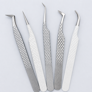 Pince à épiler professionnelle en acier inoxydable de haute qualité à pointe inclinée pour sourcils, applicateur de volume pour cils, durable et écologique - Product Image 6