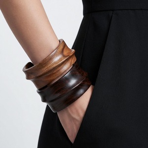 Bracelets en bois faits à la main pour femmes - Design sculpté, bijoux artisanaux tendance, polis, cadeau de mariage, occasions spéciales, bracelets à la mode - Product Image 4