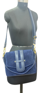 Bolso bandolera de gamuza azul con cierre de solapa y cierres metálicos para uso diario de mujer - Product Image 3