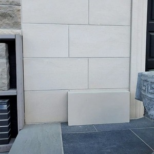 Losa de piedra arenisca blanca de alta calidad para jardín y paisajismo con elegante acabado pulido. - Product Image 5