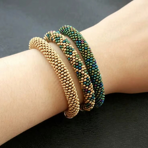 Bracelet en corde pour femme, accessoire de bijouterie, style bohème, motif en spirale, ornement de poignet, perles de verre faites à la main, crochet - Product Image 1