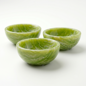 Plato de Resina Verde con Diseño de Espiral Hecho a Mano, Tazón Decorativo Translúcido con Efecto Marmoleado para Decoración del Hogar, Pequeño Plato de Resina con Diseño Espiral Inspirado en el Arte - Product Image 4