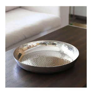 Plato decorativo de acero inoxidable con superficie texturizada para servir café y té - Product Image 3