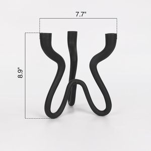 Candélabre triple porte-bougie en fonte métallique avec finition noir mat, élégant pour mariage - Product Image 3