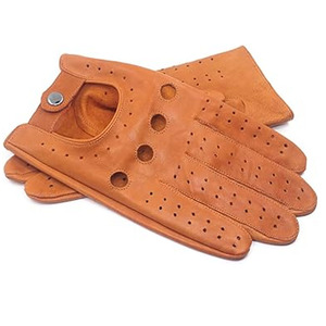 Gants de conduite en cuir perforé marron avec fermeture à pression réglable au poignet, design respirant unisexe pour la course automobile et l'usage en extérieur - Product Image 4