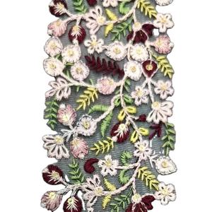 ลูกไม้ปักลายดอกไม้สไตล์คลาสสิกสำหรับชายกระโปรงและแขนเสื้อผลิตในอินเดีย - Product Image 1