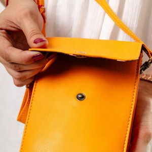 Bolso cruzado pequeño de piel de vaca de Diseño exótico de lujo para mujer, bolsillo tallado para teléfono móvil, pelo occidental, estilo oculto - Product Image 3