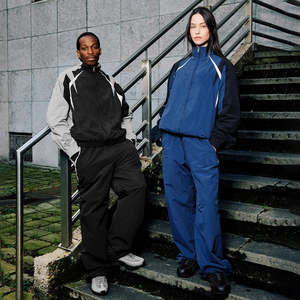 Conjunto Deportivo Personalizado con Logotipo Impreso en DTG, Reflectante, de Invierno, Unisex, Ligero, de Nailon Impermeable, Cortavientos para Correr - Product Image 1