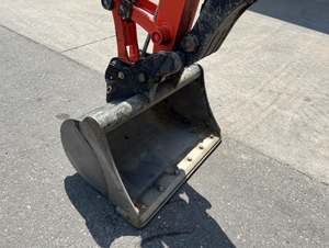 Mini-excavatrice compacte Kubota modèle KX040-4 2022 – Poids : 9 200 lb, puissance du moteur : 40,4 CV, 1 453 heures de fonctionnement - Product Image 5