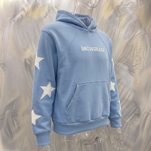 Sudadera con Capucha Azul Claro Snowgrace con Estrellas Blancas y Logotipo Frontal, Unisex, Informal, para Otoño - Product Image 2