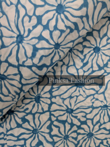 Tela de Algodón 100% Puro con Estampado Artesanal, Color Índigo Azul Floral, Teñido Natural, Material para Prendas de Jaipur, Venta al Por Mayor - Product Image 4