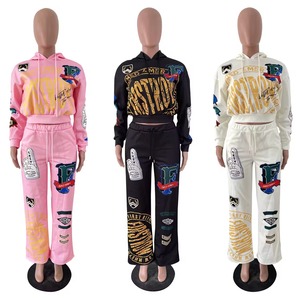 Conjunto de chándal Y2K para mujer: Sudadera corta con cremallera y pantalones anchos de pierna ancha con estampado gráfico de calavera gótica, conjunto de dos piezas para correr. - Product Image 4