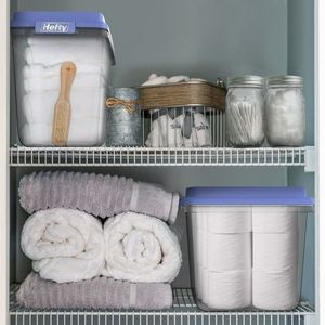 Set di 4 Contenitori di Plastica Trasparente da 32 Quarti con Coperchi Blu a Chiusura Ermetica - Product Image 6