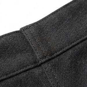Pantalon de style militaire droit sur mesure, d'inspiration guerre civile, avec un aspect historique, des coutures détaillées, des empiècements renforcés, en toile. - Product Image 5