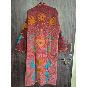 Chaqueta Larga de Lujo Hecha a Mano con Acabado de Terciopelo, Ecológica, Estilo Bohemio Vintage, Bordada, para Mujer - Product Image 1