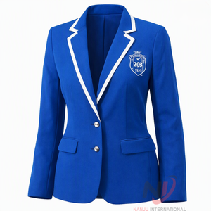 เสื้อเบลเซอร์สีขาว Zeta Phi Beta ปี 2026 พร้อมตราสัญลักษณ์สีน้ำเงิน ตัวอักษร ZOB ปกเสื้อแบบเว้า แขนยาว ปักลายด้วยมือ เสื้อเบลเซอร์สำหรับสตรีในกลุ่มพี่น้องนักศึกษา - Product Image 3