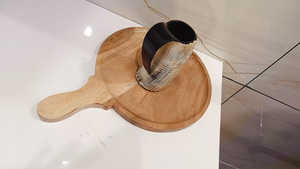 ถาดพิซซ่าไม้อาคาเซียสีธรรมชาติเป็นมิตรต่อสิ่งแวดล้อม - Product Image 2