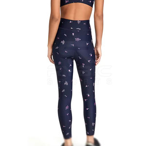 Leggings de sublimation pour femmes en tissu haute performance, conçus pour le confort, la flexibilité et un service de marquage professionnel. - Product Image 3