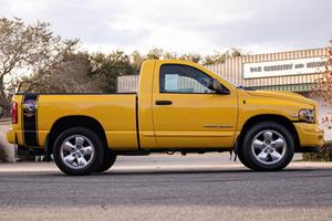 Dodge Ram 1500 SLT Rumble Bee 2005 - Product Image 2