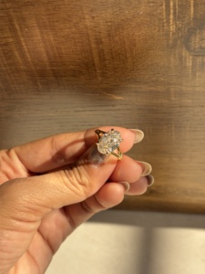 แหวนเพชรทรงรี ทองคำขาว 14k เพชรเลี้ยงในห้องปฏิบัติการ รับรองโดย IGI เครื่องประดับหรูหรา ความงดงามเหนือกาลเวลา สำหรับงานหมั้นและงานแต่งงาน ดีไซน์คลาสสิก - Product Image 1