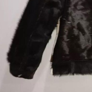 Chaqueta de Piel de Vaca para Hombre, Cuello Camisero, Cierre de Botones, Manga Regular, Estampado Animal, Forro Grueso de Piel Sintética, Estilo Casual de Invierno - Product Image 3