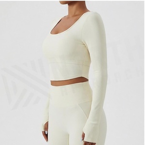 Conjunto de Yoga de 2 Piezas North Approach, Cierre Frontal Completo, Color Negro Sólido, Absorbe el Sudor, Ropa Deportiva para Mujer - Product Image 3