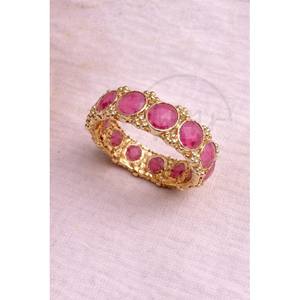 Anillo de Eternidad de Alta Gama Chapado en Oro de 18K con Rubíes Teñidos, Banda Elegante y Moderna para Mujer, para Compromiso o Regalo - Product Image 2