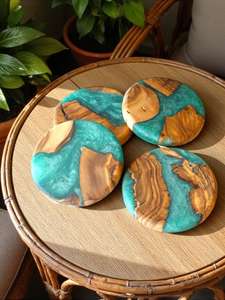 Sous-verres en résine écologiques faits à la main, peints à la main, couleur personnalisée, décoration moderne rustique pour la maison - Product Image 2