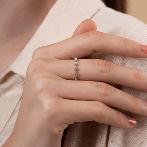 Elegante Anillo de Diamantes Cultivados en Laboratorio con Engaste de Bisel, Banda Eterna, Diamantes Redondos Brillantes, Certificado VVS2, para Mujer, Joyería Fina - Product Image 5