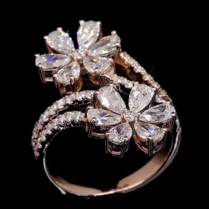 แหวนหมั้นเพชรทรงหยดน้ำประดับดอกไม้ 4.80 กะรัต ทองคำขาว 14K สำหรับผู้หญิง ได้รับการรับรองจาก IGI เพชรเพาะเลี้ยงในห้องปฏิบัติการ โรแมนติก เหมาะสำหรับเป็นของขวัญ - Product Image 2